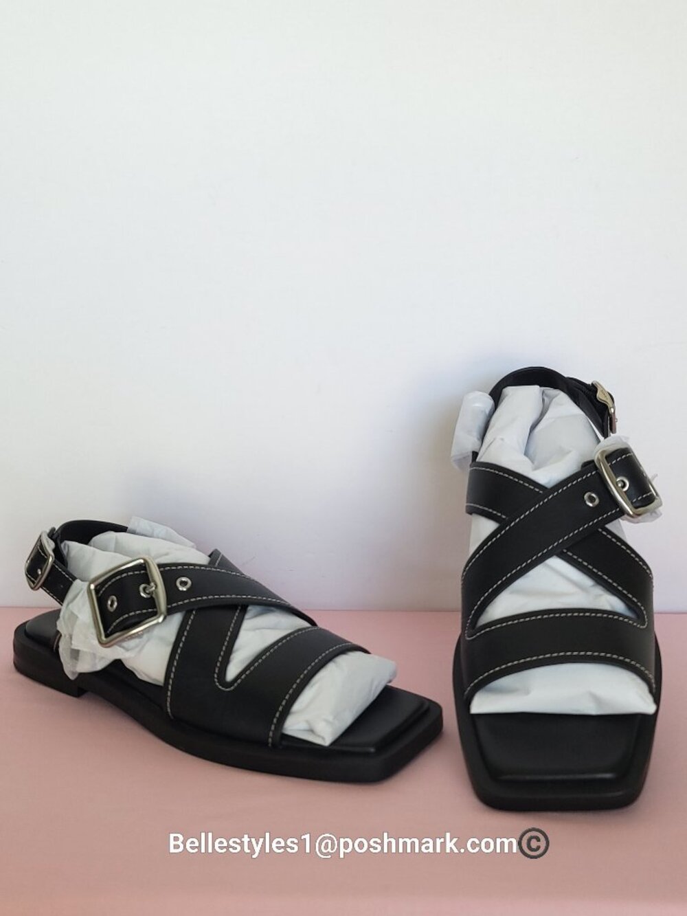 COACH Archival Buckled Flat Leather Sandals- Black color. Women’s Size 9B ⭐